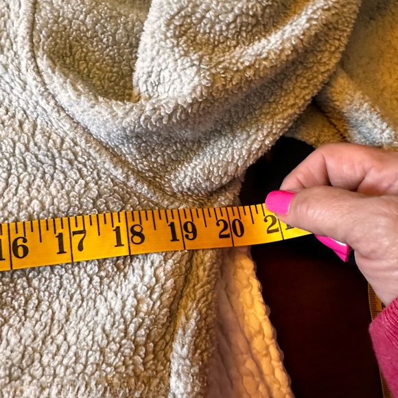 Patagonia men’s small vintage cream/gray with blue trim zip up jacket. - Picture 12 of 14